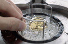 劳力士机械计时如何上发条