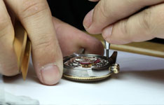 劳力士手表表盘进灰是什么原因